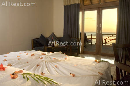 Olhuveli Beach & Spa Resort 17